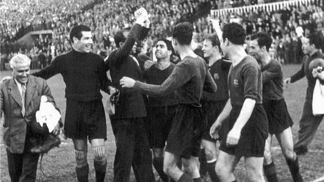 1944. Vuelve Samitier como entrenador y consigue el triunfo en la Liga 1944-45