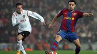Xavi i Mata, en l'últim enfrontament de Copa entre Barça i València / FOTO: ARXIU FCB