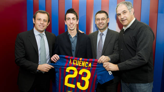 2012-01-31_FIRMA_CONTRATO_ISAAC_CUENCA_002.v1328028129.jpg