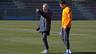 Afellay comença a fer treball individual damunt la gespa. FOTO: MIGUEL RUIZ-FCB.