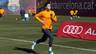 Afellay comença a fer treball individual damunt la gespa. FOTO: MIGUEL RUIZ-FCB.