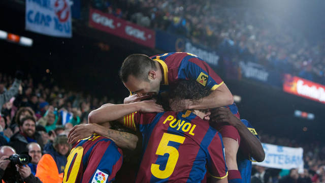 Alegría del equipo tras el 5-0 al Real Madrid en el clásico de la temporada 2010/11
