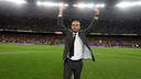 Pep Guardiola, acomiadant-se del Camp Nou. FOTO: MIGUEL RUIZ-FCB.