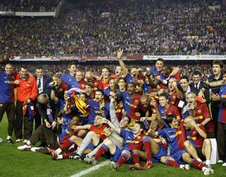 The 2009 King's Cup Final celebration / PHOTO: ARXIU FCB