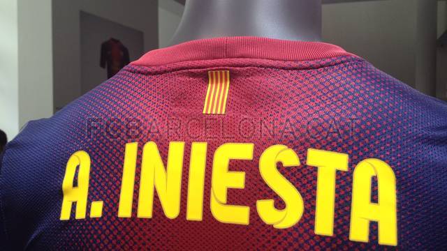 لباس رسمی تیم فوتبال باشگاه بارسلونا اسپانیا در فصل 2012-2013 FCBarcelona Spain