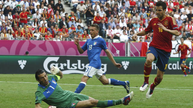 El gol de Cesc contra Itàlia. FOTO: CARMELO RUBIO- RFEF