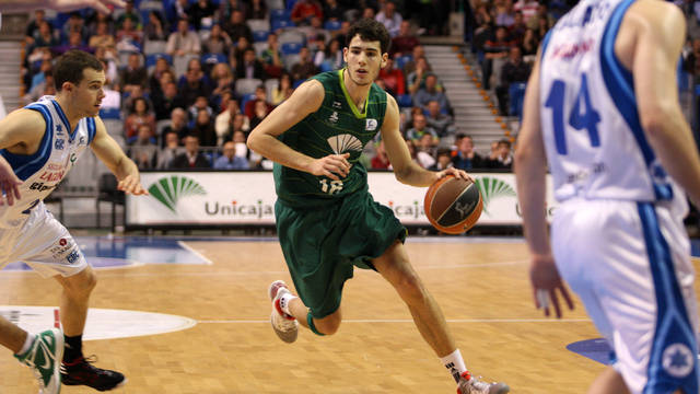 Abrines playing against Lagun Aro as an Unicaja player / PHOTO: Unicaja Baloncesto