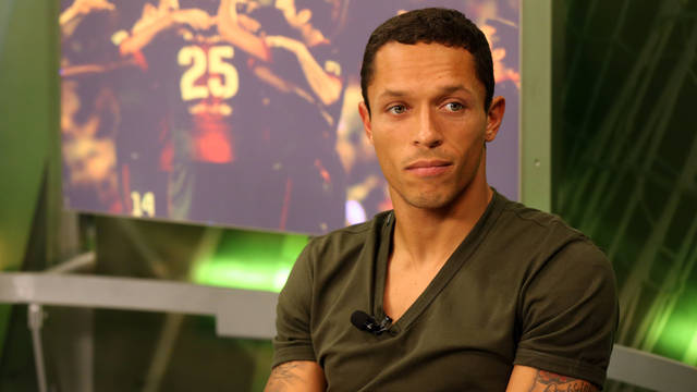 Adriano, sur la plateau de "El Marcador" sur Barça TV / PHOTO: MIGUEL RUIZ - FCB