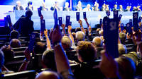 Un instant de les votacions de l'Assemblea. FOTO: ÀLEX CAPARRÓS-FCB.