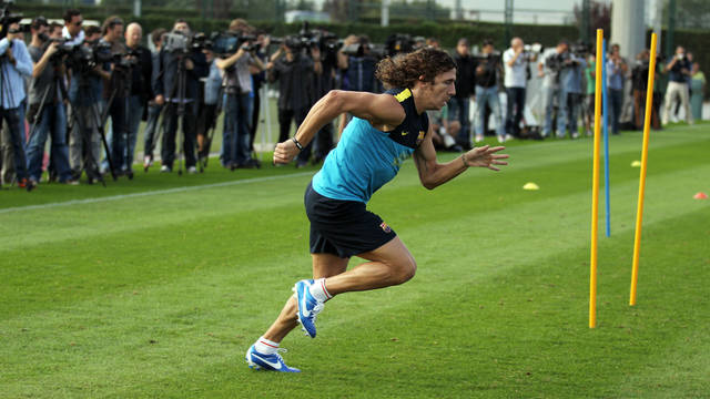 Carles Puyol sigue trabajando para recuperarse de la lesión en el ligamento cruzado posterior de la rodilla izquierda / FOTO: MIGUEL RUIZ  FCB