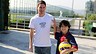 Squad thrilled to meet Gabriel / PHOTO: MIGUEL RUIZ - FCB