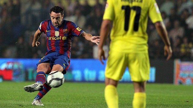 Xavi le marcó un gol de falta al Villarreal en la temporada 2009-2010 / FOTO: MIGUEL RUIZ-FCB
