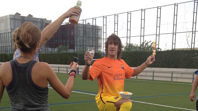 Puyol durante la grabación del spot en la Ciudad Deportiva. Puyol durante la grabación del spot en la Ciudad Deportiva.