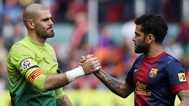 Valdés i Alves, un cop acabat el partit. FOTO: MIGUEL RUIZ - FCB