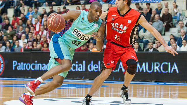 Mickeal against UCAM Múrcia. PHOTO: acbmedia.net