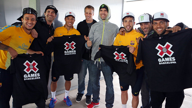 X Games visit Barça (Thiago, Adriano, Alba and Alves). PHOTO: MIGUEL RUIZ-FCB.