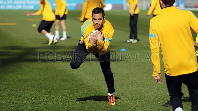 http://media1.fcbarcelona.com/media/asset_publics/resources/000/056/410/size_640x360/aturades_16_.v1370957295.JPG