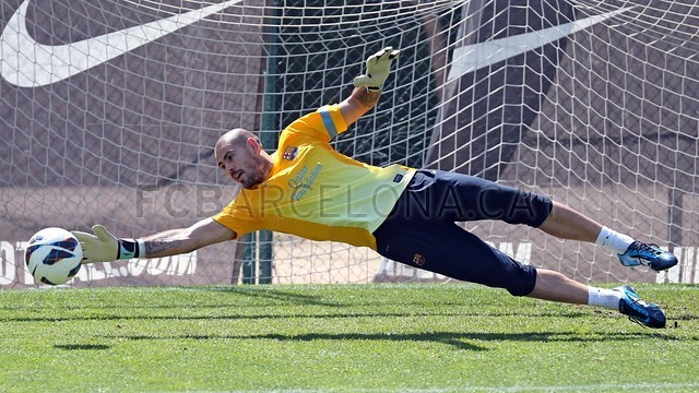 http://media1.fcbarcelona.com/media/asset_publics/resources/000/056/418/size_640x360/aturades_24_.v1370957317.JPG