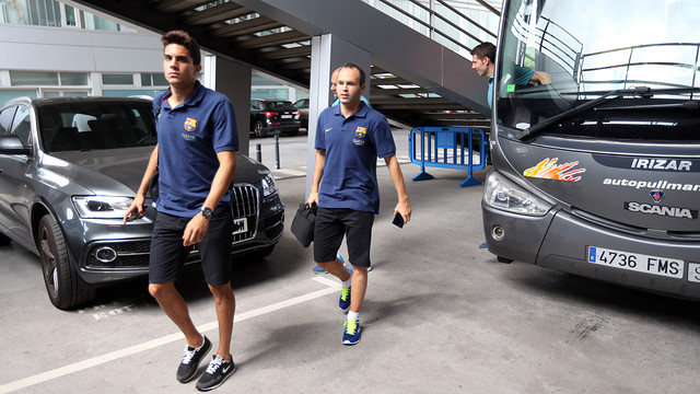 Marc Bartra and Andrés Iniesta arriving at the Ciutat Esportiva / PHOTO: MIGUEL RUIZ - FCB