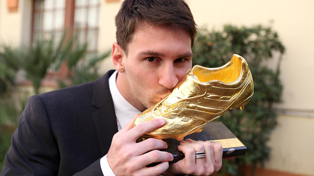 Messi with the Golden Boot 2012/13. PHOTO: MIGUEL RUIZ-FCB.