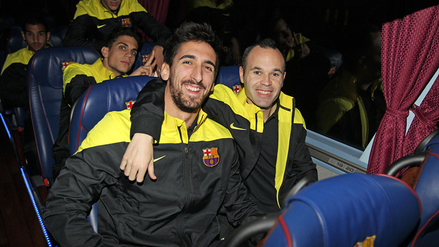 Iniesta i Oier, dins l'autocar / FOTO: MIGUEL RUIZ - FCB