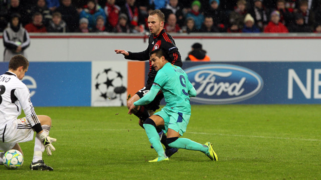 Alexis v Bayer Leverkusen / PHOTO: ARXIU FCB