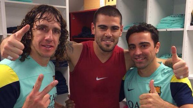 Valdés, al costat de Puyol i Xavi / FOTO: @1victorvaldes
