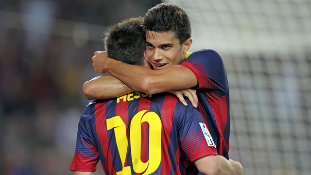 Bartra hugs Messi / PHOTO: MIGUEL RUIZ-FCB