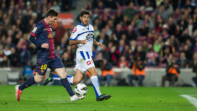 Barça and Dépor last met in the 2012-13 season / PHOTO: ARXIU FCB Messi takes on a Deportivo defender