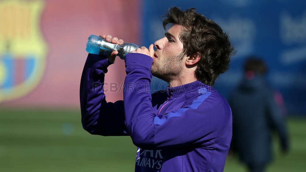 تدريبات برشلونة تشهد غياب ألبا 2015-02-22_ENTRENO_17-Optimized.v1424606314