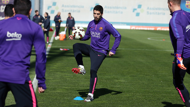 Luís Suárez trained along with his teammates at the Ciutat Esportiva on Friday 6 March 2015. / MIGUEL RUIZ - FCB