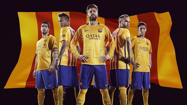 Spécial Messi et FCBarcelone (Part 2) - Page 14 FCB_FA15_KitLaunch_May2015_AWAY_MASTER_HRF1-Optimized.v1432415726