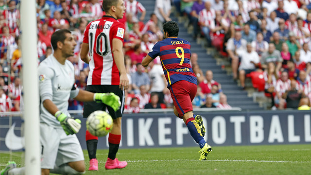 FC Barcelona striker Luis Suárez celebrates his second half goal against Athletic Club on Sunday. / MIGUEL RUIZ-FCB