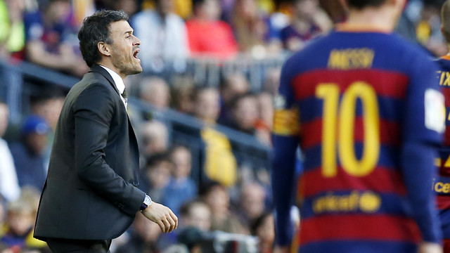 Luis Enrique looks on during FC Barcelona's first home game of 2016, a 4–0 rout of Granada on Saturday at Camp Nou. / MIGUEL RUIZ - FCB