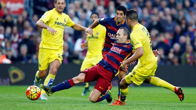 Andrés Iniesta, en una acció del partido contra el Villarreal de la primera vuelta en el Camp Nou / MIGUEL RUIZ - FCB Andrés Iniesta, en una acció del partido contra el Villarreal de la primera vuelta en el Camp Nou / MIGUEL RUIZ - FCB